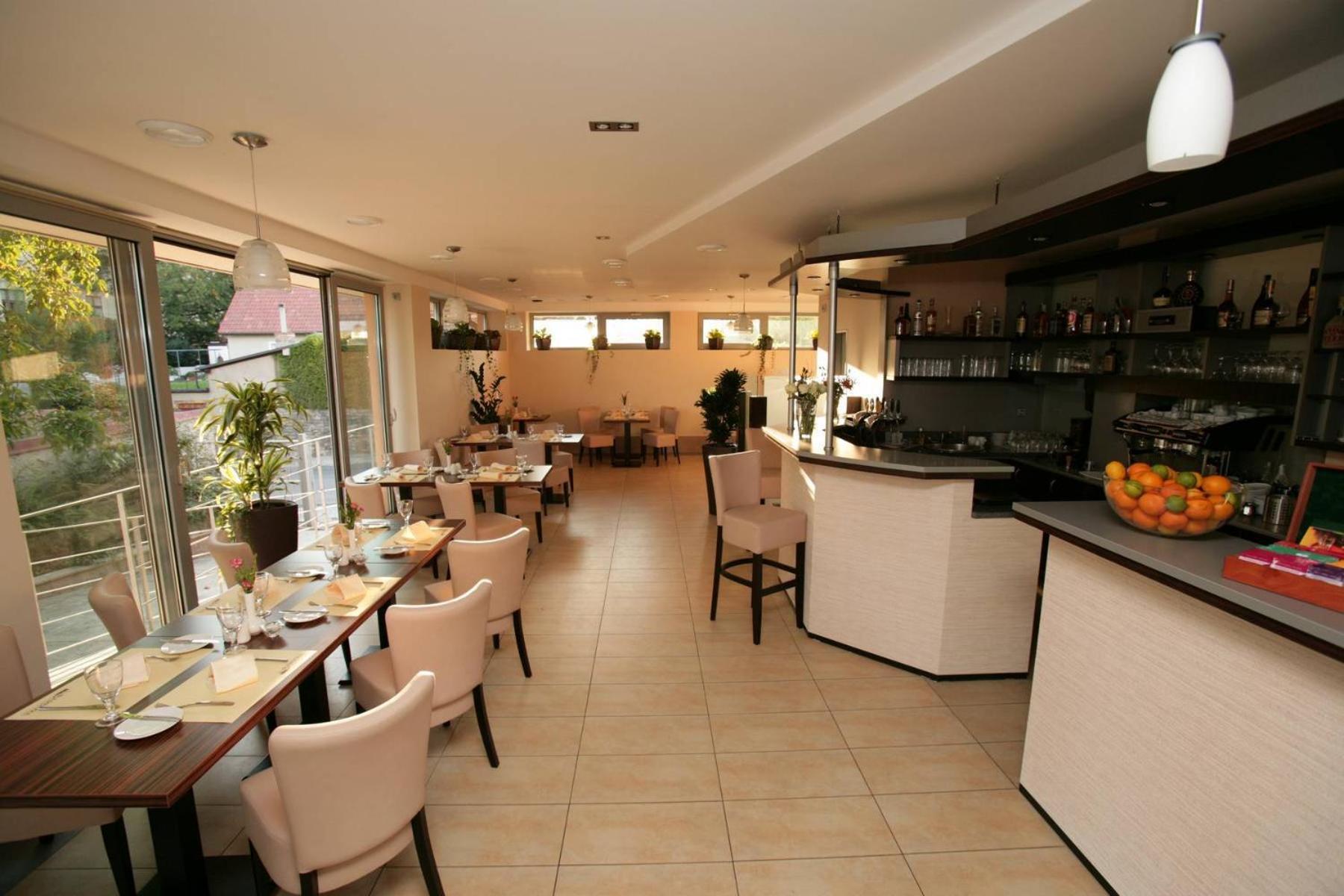 Penzion A Restaurant Barbora Kutná Hora Dış mekan fotoğraf
